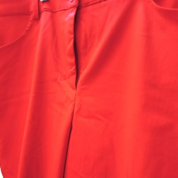 Lasania, Red Capris - Picture 8 of 9